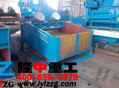 使用振動(dòng)脫水篩可以為廠家?guī)?lái)更大經(jīng)濟(jì)效益